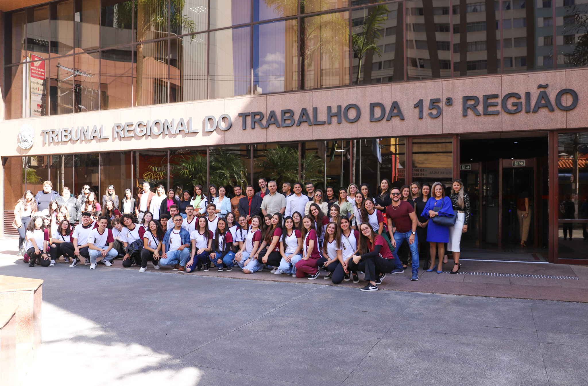 Leia mais sobre o artigo Estudantes de Itararé e de Campo Limpo Paulista visitam sede judicial do TRT-15
