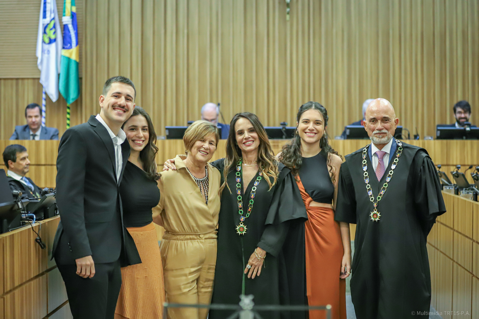 Leia mais sobre o artigo Adriene Sidnei de Moura David toma posse como desembargadora do TRT-15