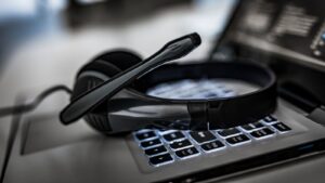 Leia mais sobre o artigo Empresa de contact center é condenada a danos morais por imposição de metas abusivas e limite de uso de banheiro