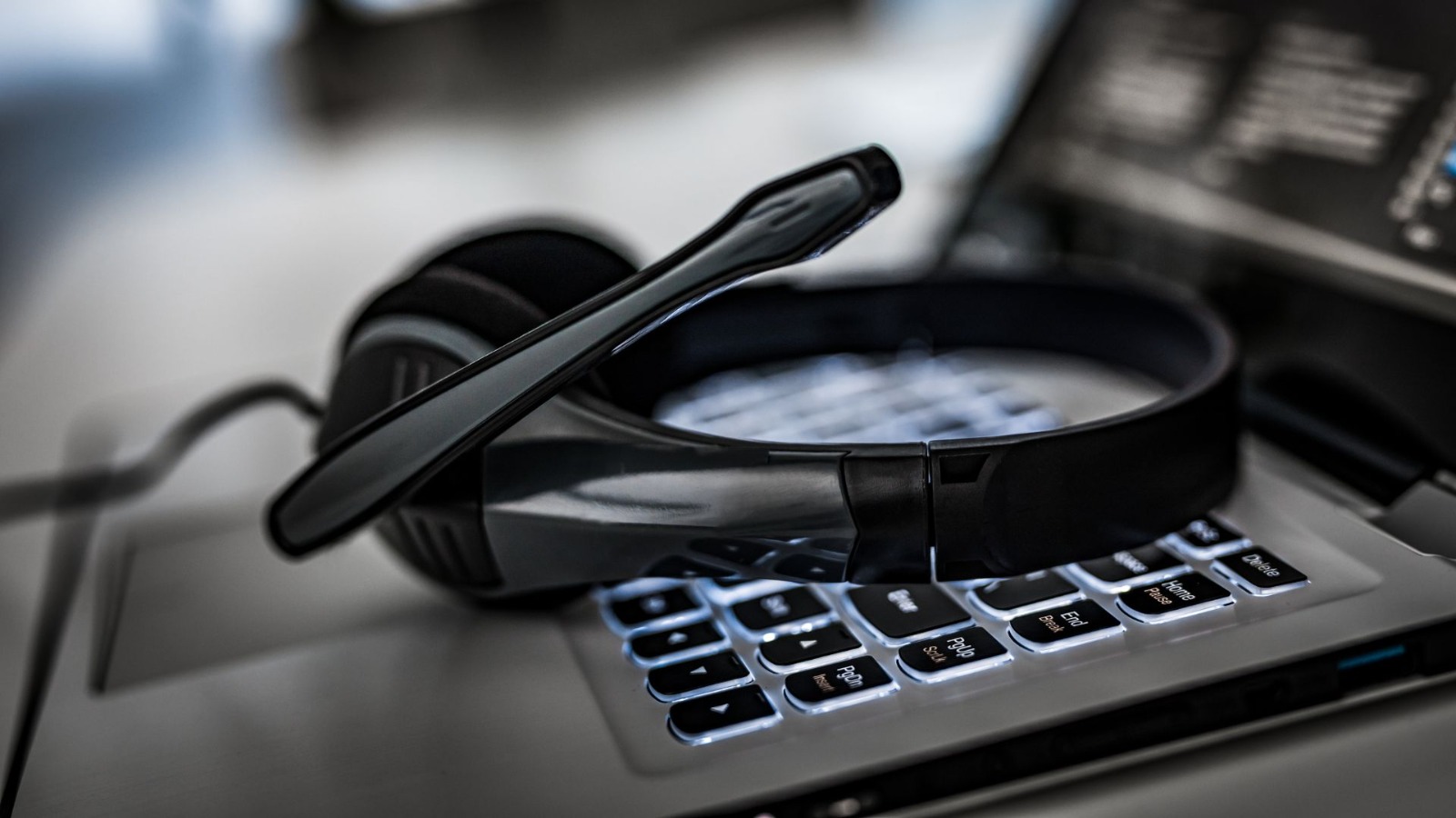 No momento você está vendo Empresa de contact center é condenada a danos morais por imposição de metas abusivas e limite de uso de banheiro