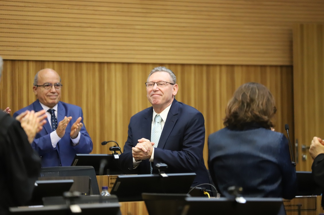 No momento você está vendo Desembargador Fabio Allegretti Cooper é homenageado em Sessão Plenária do TRT-15