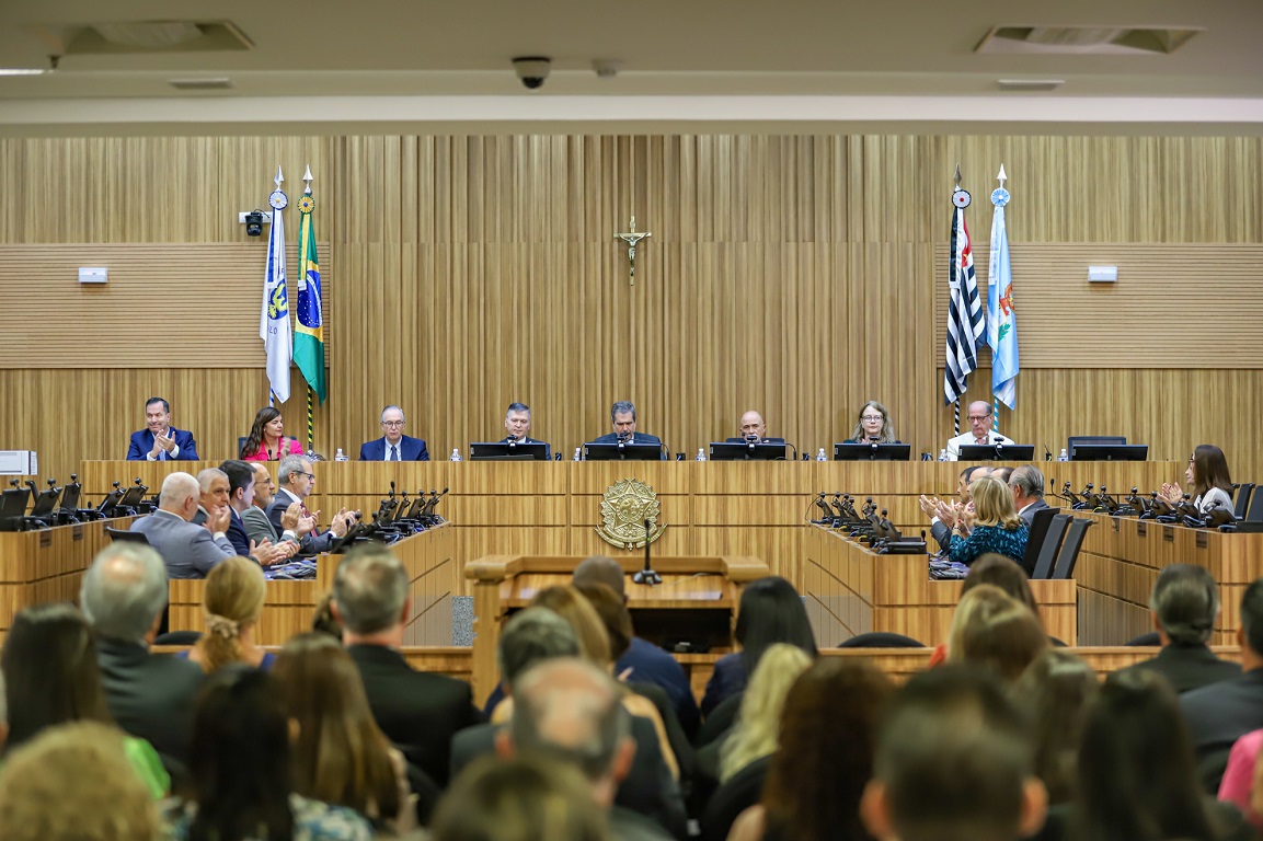 No momento você está vendo Ejud-15 inicia ano escolar com aula magna sobre ação rescisória e segurança jurídica