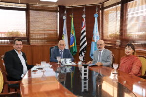 Leia mais sobre o artigo TRT-15 e Abergo dialogam sobre ações conjuntas em defesa do meio ambiente, segurança e saúde do trabalho