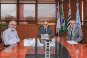 Leia mais sobre o artigo Presidente recebe visita de representantes da ABMLPM