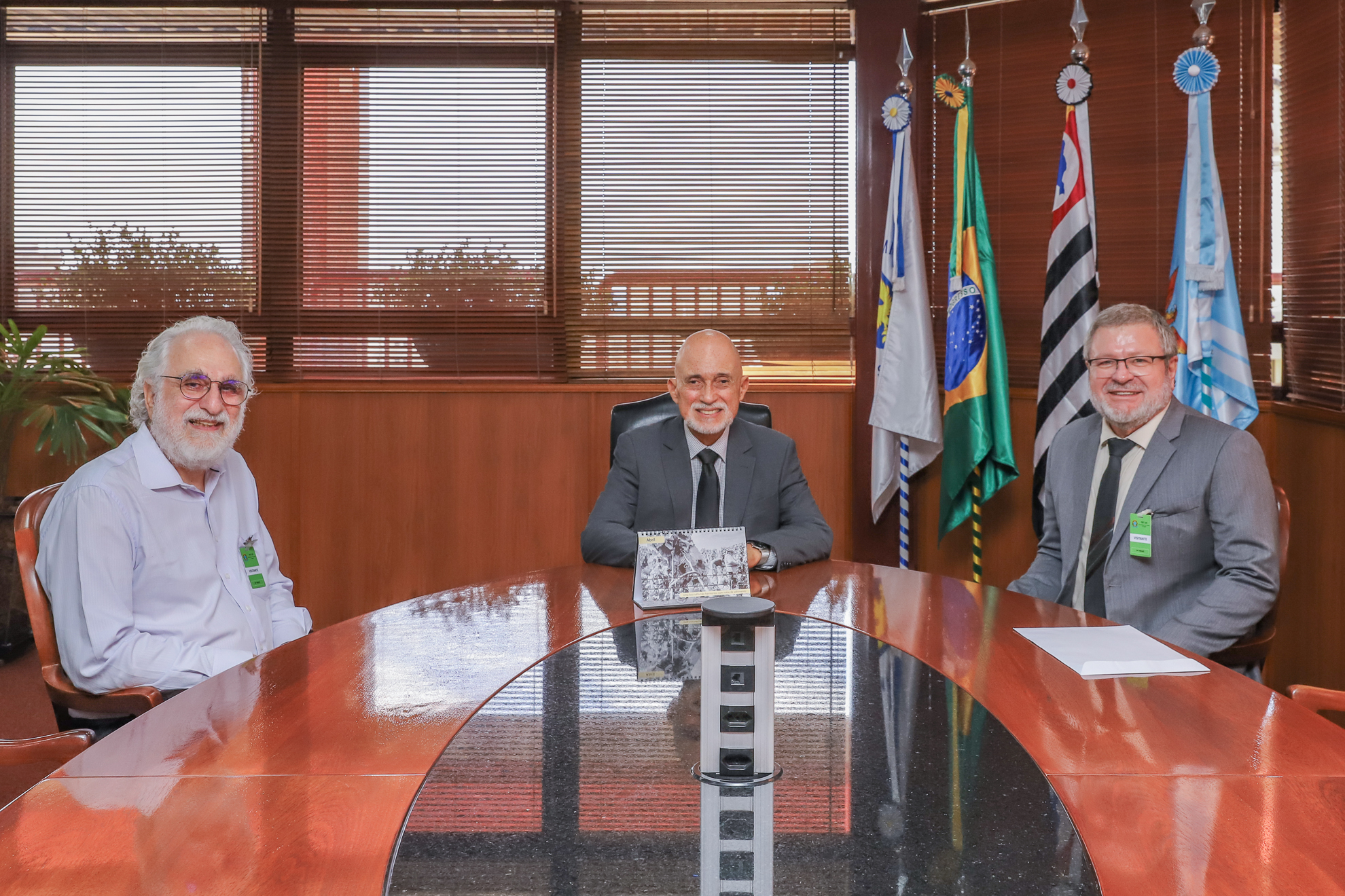 Leia mais sobre o artigo Presidente recebe visita de representantes da ABMLPM