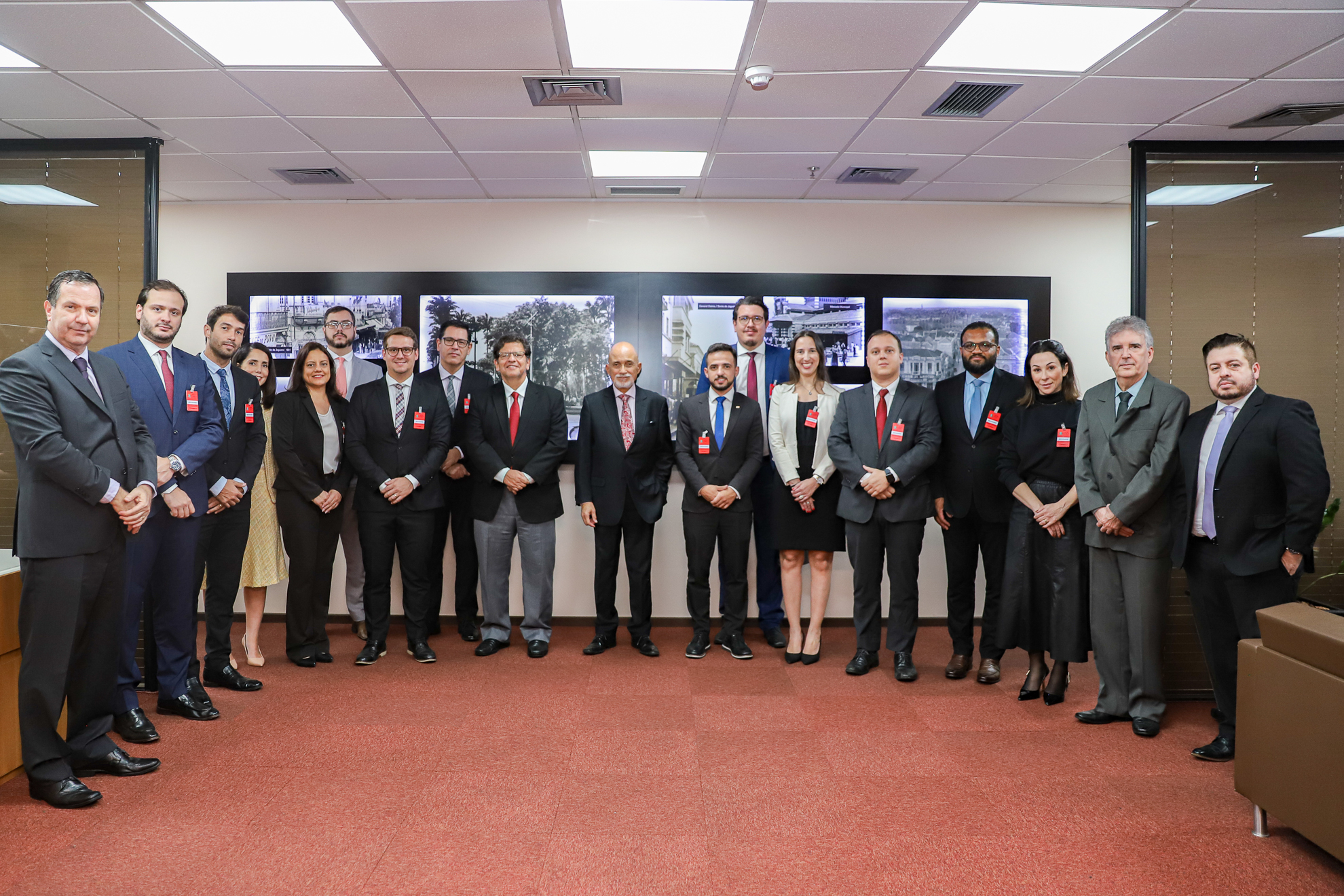 No momento você está vendo Presidência recebe visita da Comissão de Relacionamento e de 8 Subseções da OAB