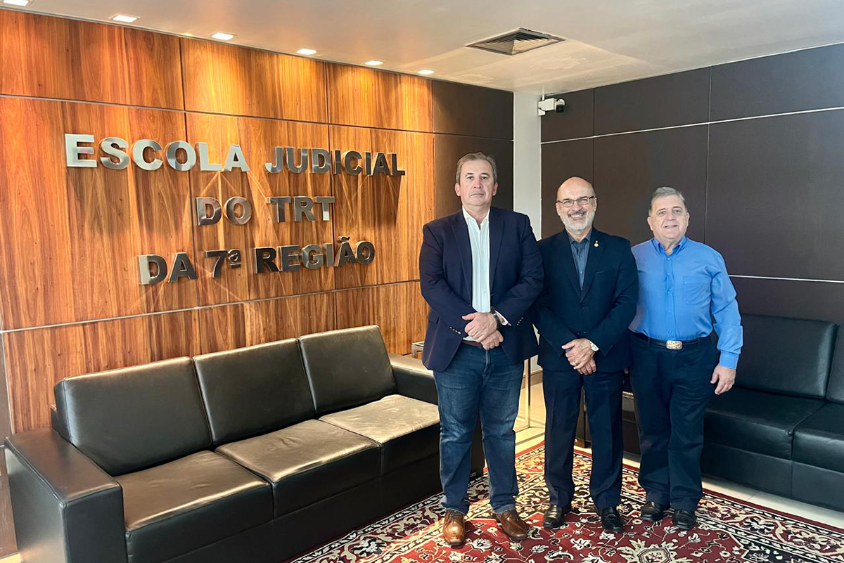 No momento você está vendo Ouvidor do TRT-15 realiza visita institucional à Justiça do Trabalho do Ceará