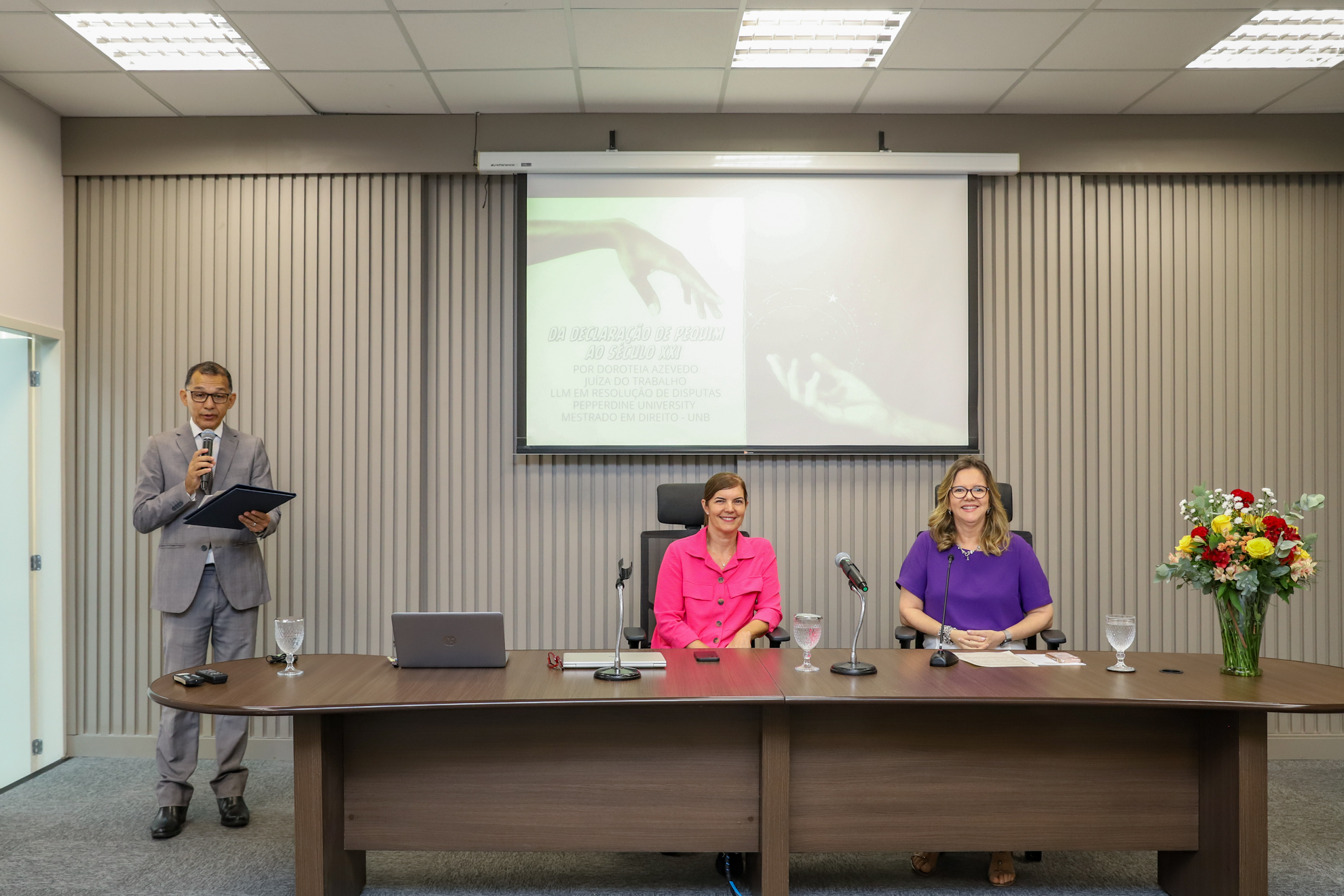 No momento você está vendo Especialistas debatem sobre os direitos das mulheres e os desafios para a igualdade de gênero em Seminário na EJud-15