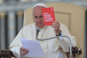 Leia mais sobre o artigo TRT-15 lamenta o falecimento do Papa Francisco e relembra seu apoio à erradicação do trabalho infantil no Brasil