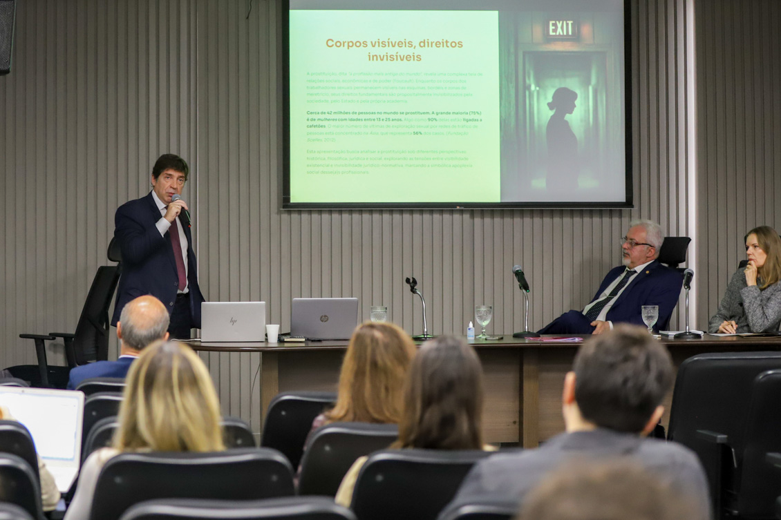 No momento você está vendo Evento da Ejud-15 discute proteção jurídica de trabalhadores à margem da legislação