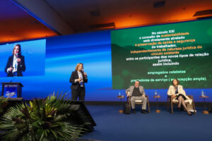 Leia mais sobre o artigo Tecnologia, meio ambiente de trabalho e responsabilidades: especialistas discutem desafios e novas diretrizes no 25º Congresso Nacional do TRT-15