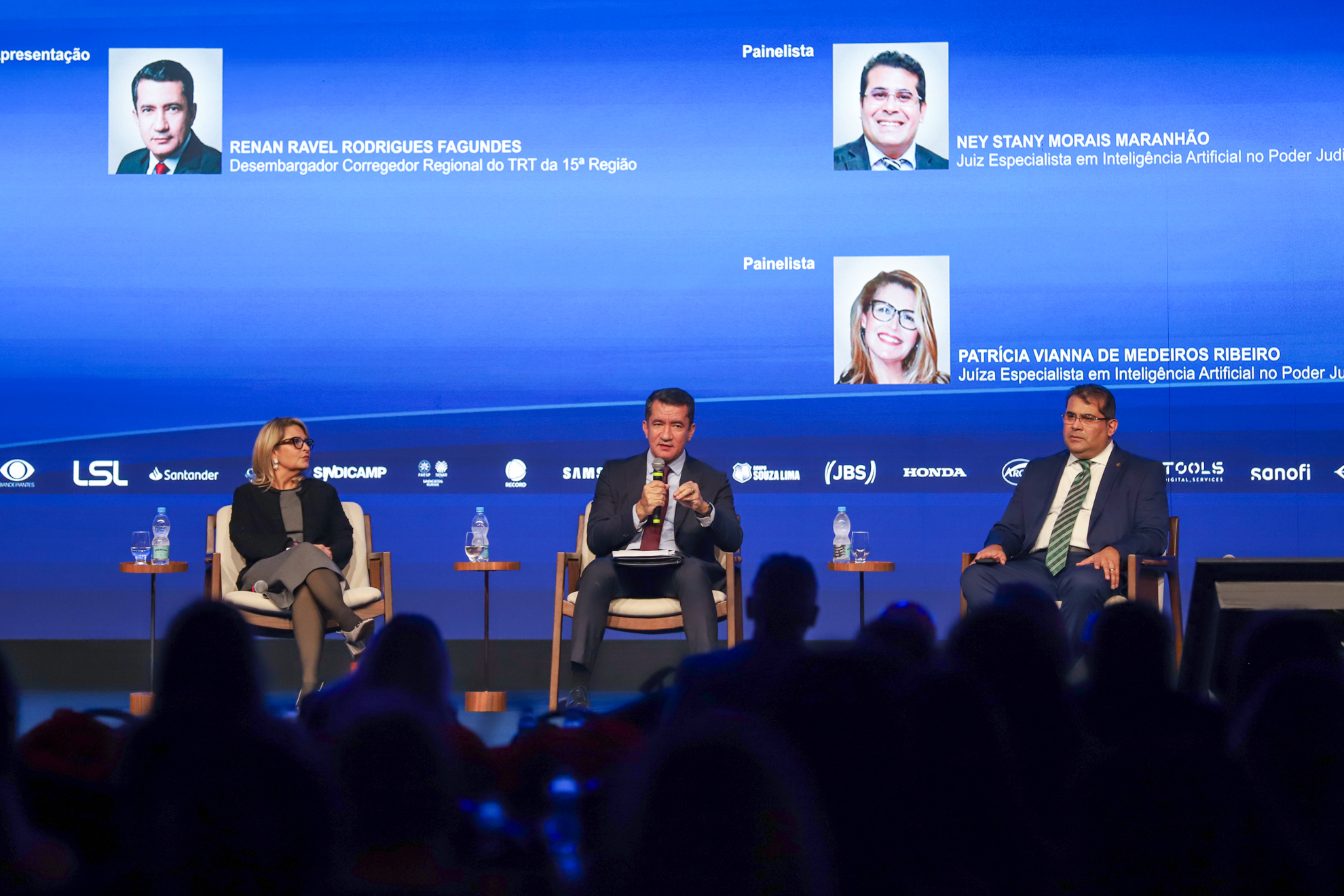 No momento você está vendo Quarto painel do 25º Congresso debate ética e responsabilidade social no uso da inteligência artificial nas relações de trabalho