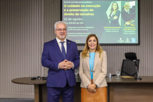 Leia mais sobre o artigo Palestra da Ejud destaca o cuidado na execução e os direitos de terceiros