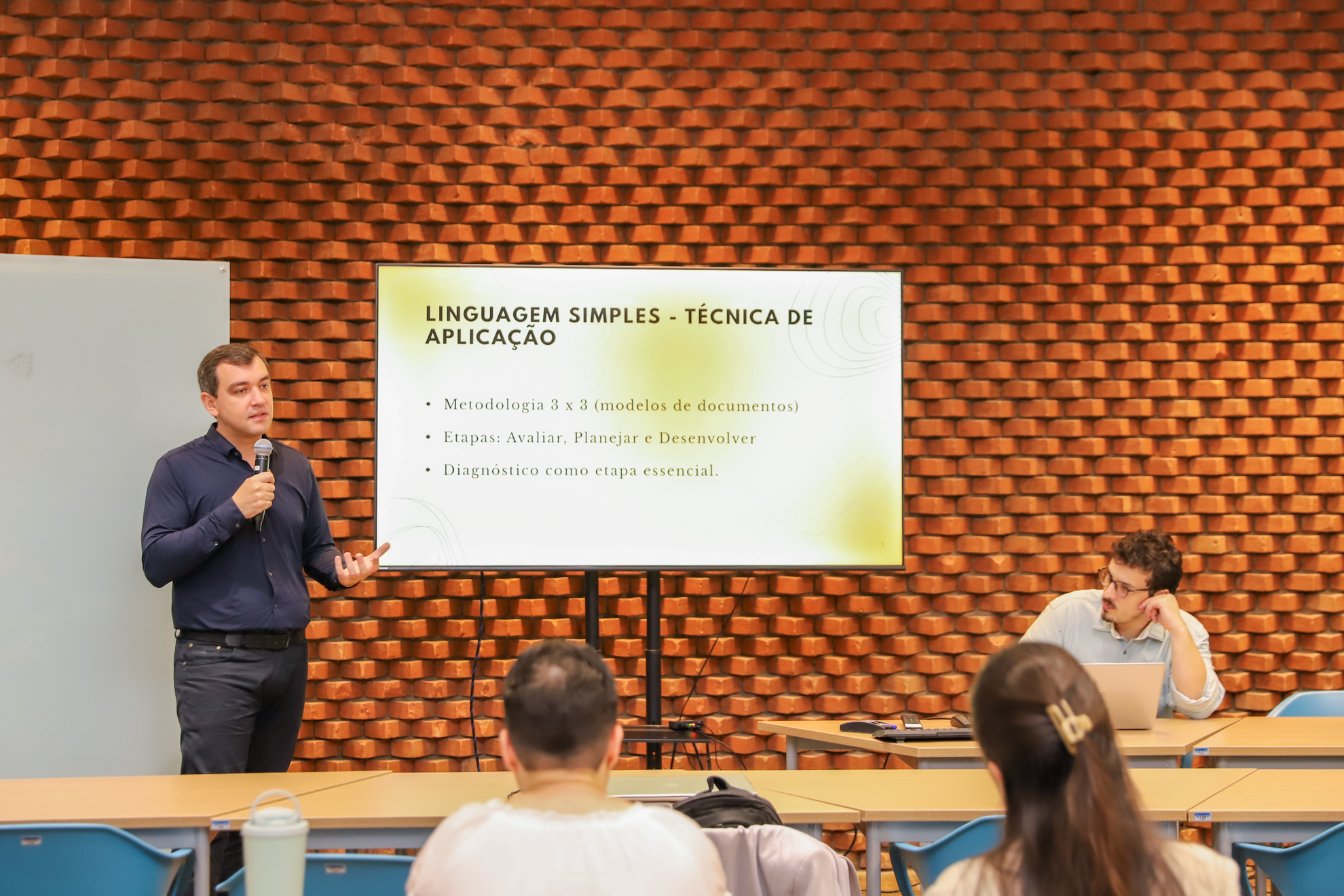 No momento você está vendo TRT-15 avança em linguagem simples com projeto voltado à mediação trabalhista