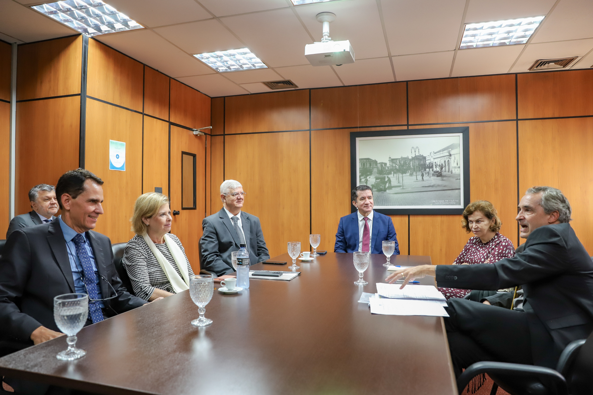 No momento você está vendo Corregedoria recebe visita de magistrados do TRT de Minas para conhecer os projetos Simetria-15 e Especializa & Equaliza