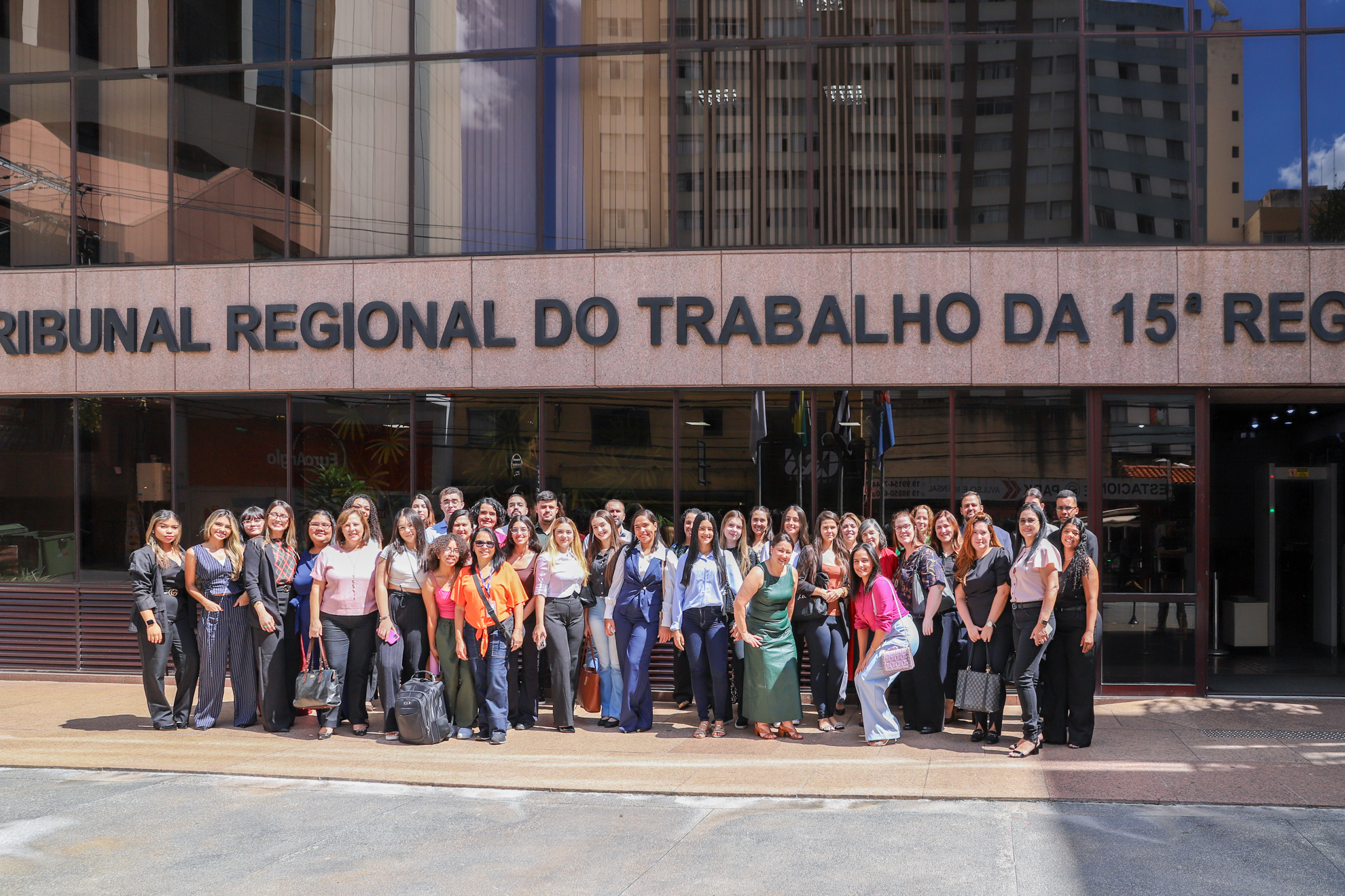 No momento você está vendo Estudantes da Unisal, Unip, Uniesi e Senac visitam o TRT-15