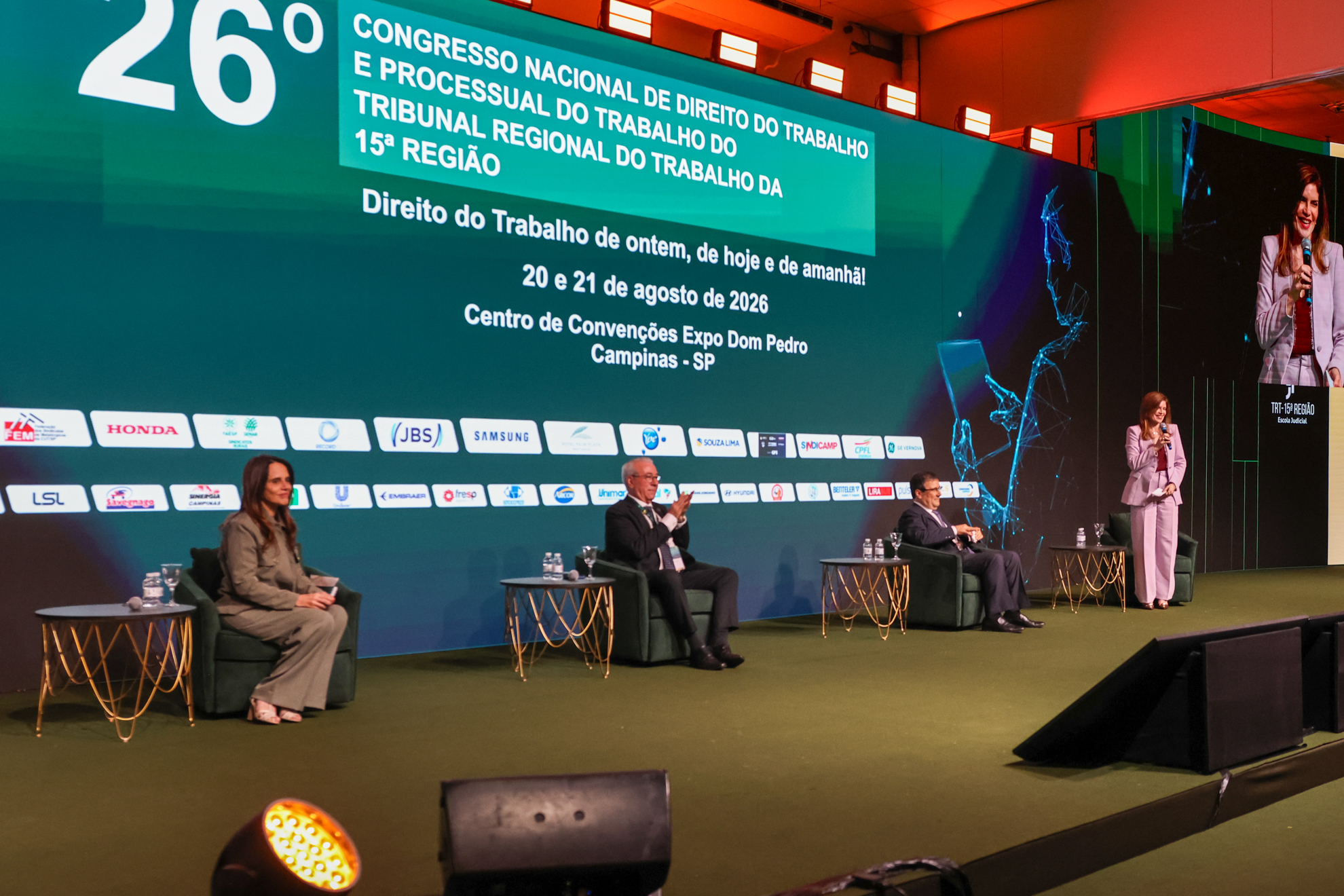 No momento você está vendo Riscos psicossociais e saúde mental pautam 4º painel do Congresso do TRT-15