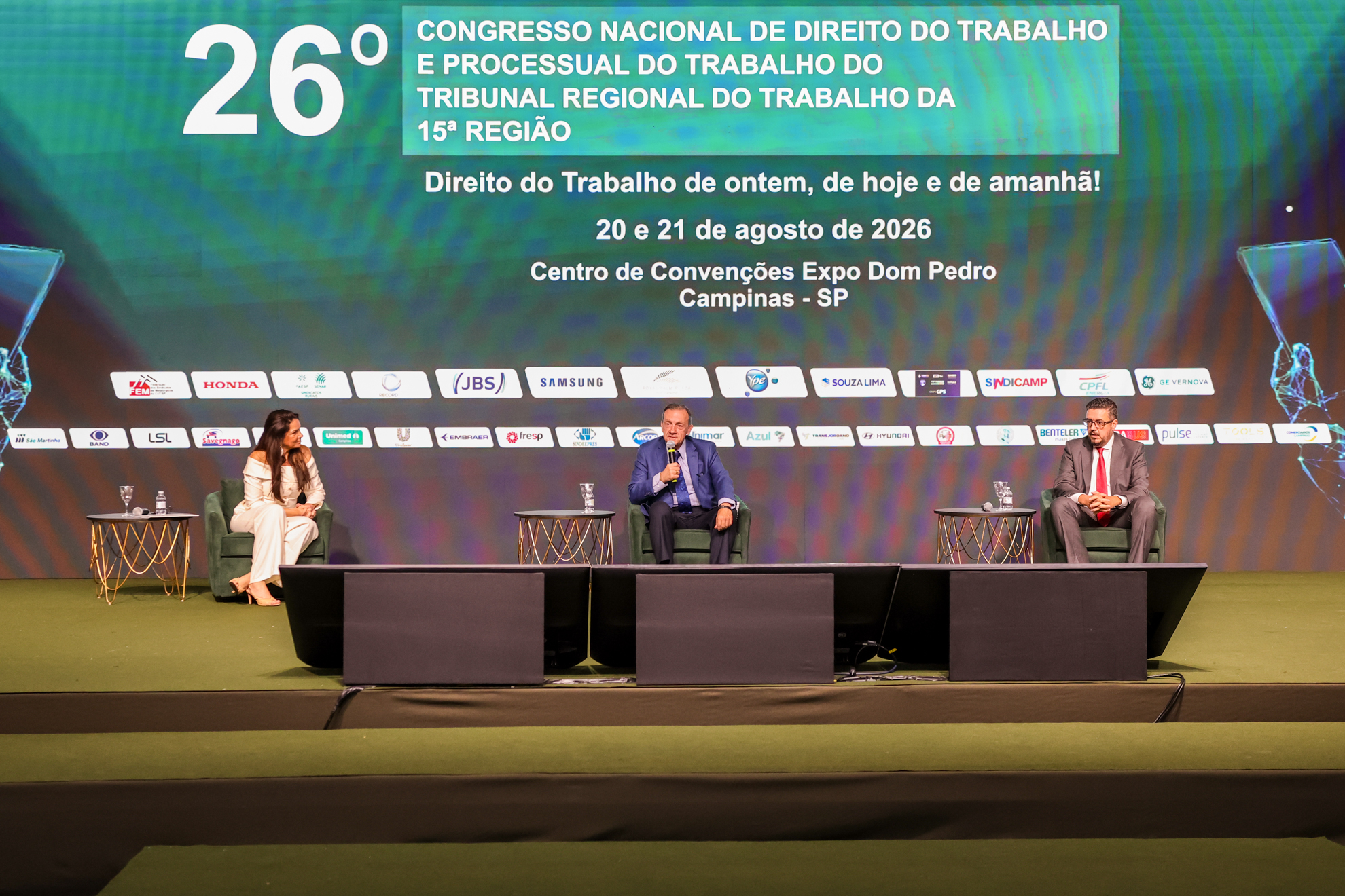 No momento você está vendo Painel aponta tecnologia e saúde mental como novas pautas do sindicalismo
